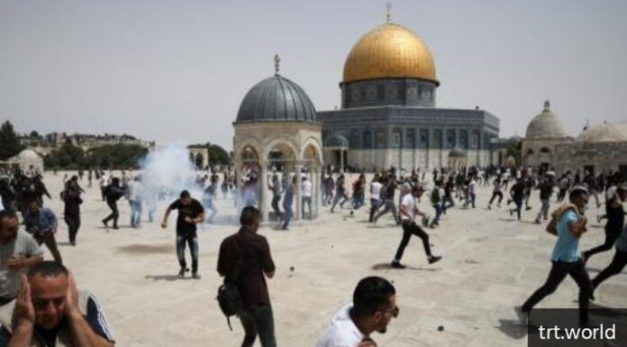 Langgar Gencatan Senjata dengan Serang Masjid Al Aqsa, Israel Berdalih Membela Diri Penyerangan Israel