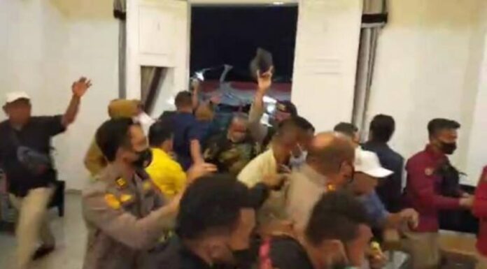 Penyerangan Kapolda Papua di rumah duka