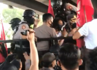 Massa aksi di Kota Makassar