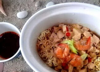 Hm, Sedapnya Mie Kuah Udang tapi Lebih Lezat Disajikan dalam Claypot