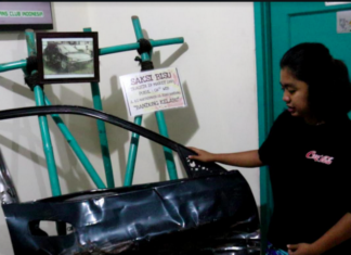 Merinding, ini pintu mobil Nike Ardilla saat kecelakaan dulu