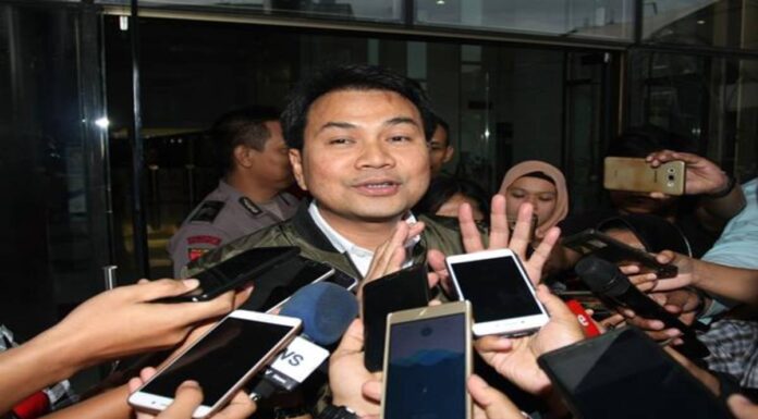 Azis Syamsuddin Penuhi Panggilan Penyidik KPK Hari Ini, Ada Apa? Azis Syamsuddin