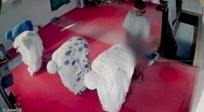 Keterlaluan! Pria Ini Tempel Alat Kelamin ke Wanita yang Salat Rekaman CCTV