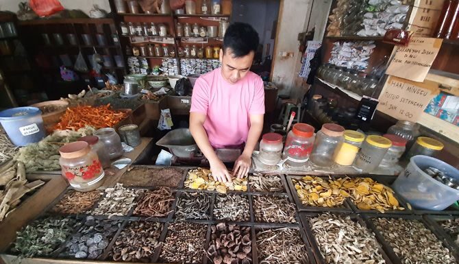 Kabar Baik untuk Para Suami, Ini Resep Rahasia Ramuan Keperkasaan Jamu Jawa Kuno Kabar Baik untuk Para Suami, Ini Resep Rahasia Ramuan Keperkasaan Jamu Jawa Kuno