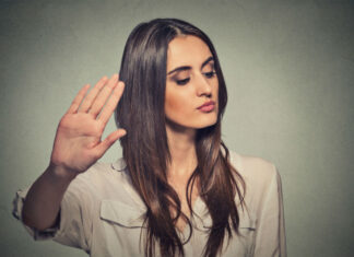 Biarin Dibilang Pelit, Ini Beberapa Hal yang Gak Boleh Dipinjamkan ke Orang Lain