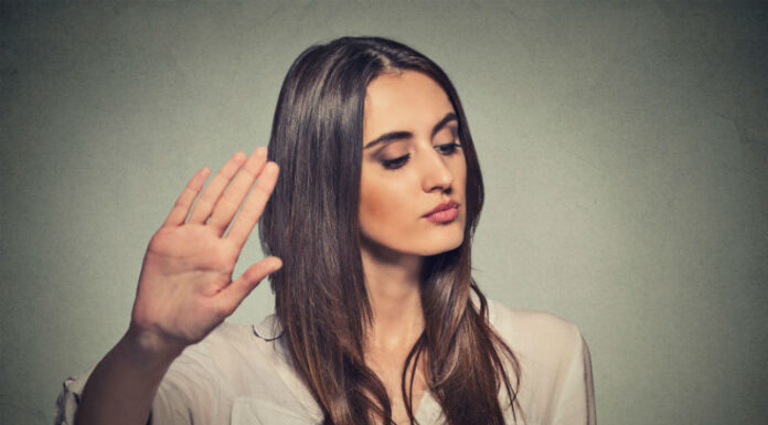 Biarin Dibilang Pelit, Ini Beberapa Hal yang Gak Boleh Dipinjamkan ke Orang Lain