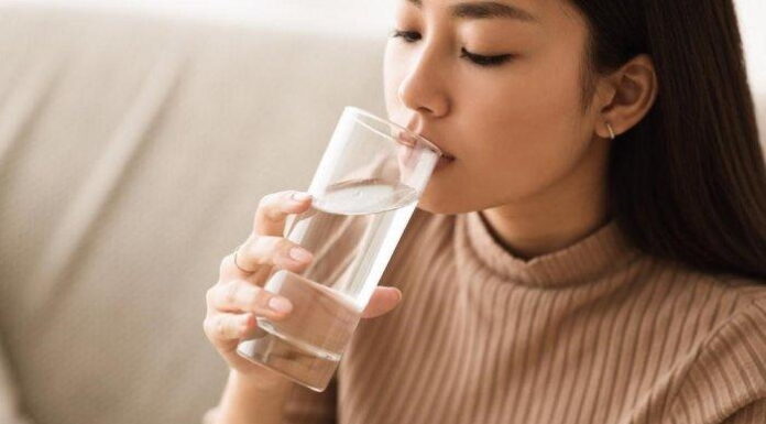 Katanya Gak Boleh Minum Air Dingin Saat Menstruasi, Hoaks atau Fakta? Katanya Gak Boleh Minum Air Dingin Saat Menstruasi, Hoaks atau Fakta?