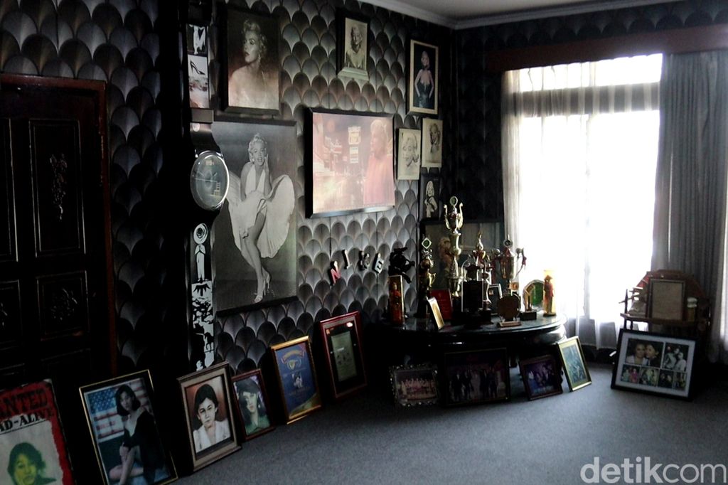 Intip Kamar Nike Ardilla yang Dipenuhi Foto Marilyn Monroe di Bandung, Kuy!
