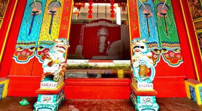 Patung Khas China Ini Dipercaya sebagai Penjaga Pintu, Percaya Gak? Patung Khas China Ini Dipercaya sebagai Penjaga Pintu, Percaya Gak?