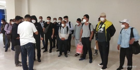 Puluhan TKA China Tiba di Indonesia Saat PPKM Darurat, Netizen Murka: Pemerintah Sengaja Bunuh Rakyatnya