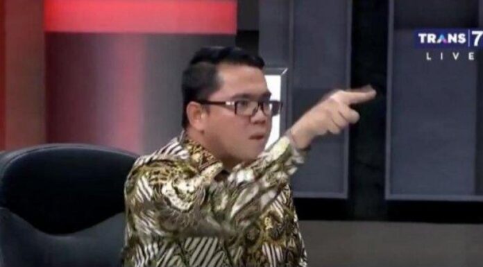 Politikus PDIP Marah ke BEM Unnes: Kok Dangkal Banget Sih? Arteria Dahlan