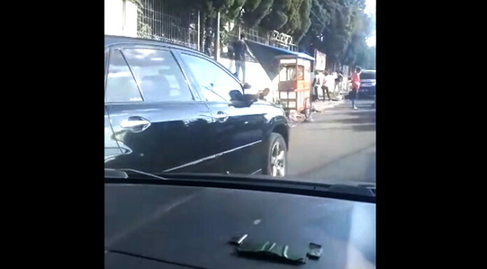 Viral video pengendara mobil tuduh gereja gelar ibadah di PPKM Darurat, sebut cina semua lagi beribadah
