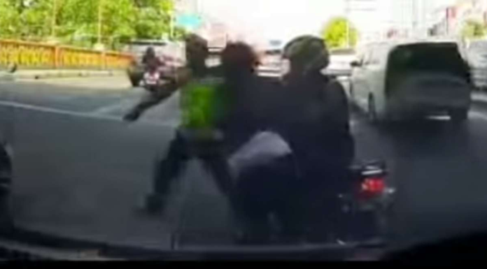 viral pengendara motor