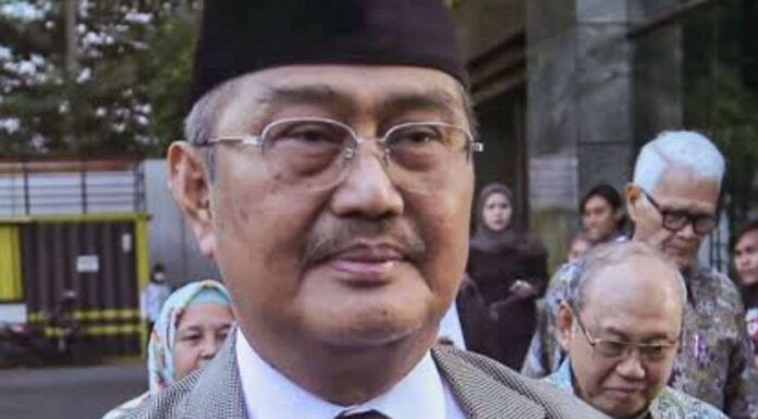 Sembilan hakim