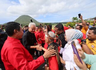 Berkunjung ke NTT