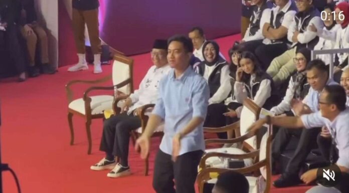 Gibran Terpancing dan Terlihat Emosi saat Anies Singgung Putusan MK Gibran terpancing