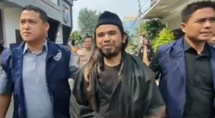 Gus Samsudin Diperiksa Polisi, Buntut Video Aliran Sesat Tukar Pasangan gus samsudin