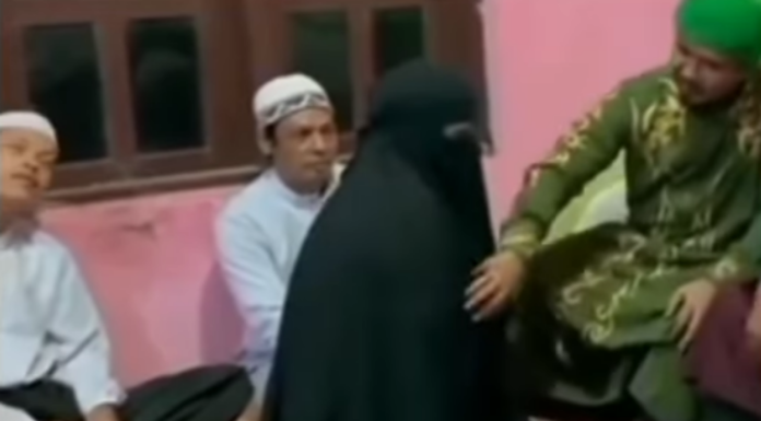 Heboh Aliran Sesat Izinkan Tukar Pasangan, Jemaah Wanita Diraba-raba tukar pasangan