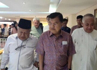 jokowi bagi-bagi bansos