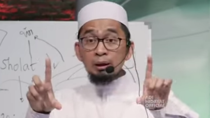 Ustadz Adi Hidayat Tegaskan Isi Surat Asy-Syuara: Islam Tidak Anti Seni ustadz adi hidayat