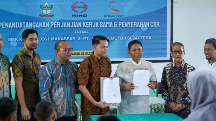 Hino Kumala Kolaborasi SMK Kartika Jaya XX-1 Makassar Dalam Program Magang Industri Otomotif hino kumala makassar