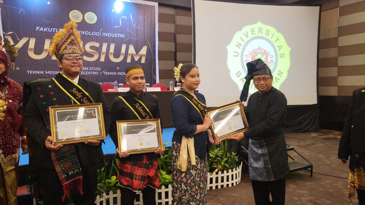 Ratusan Mahasiswa Fakultas Teknologi Industri Universitas Balikpapan Ikuti Yudisium