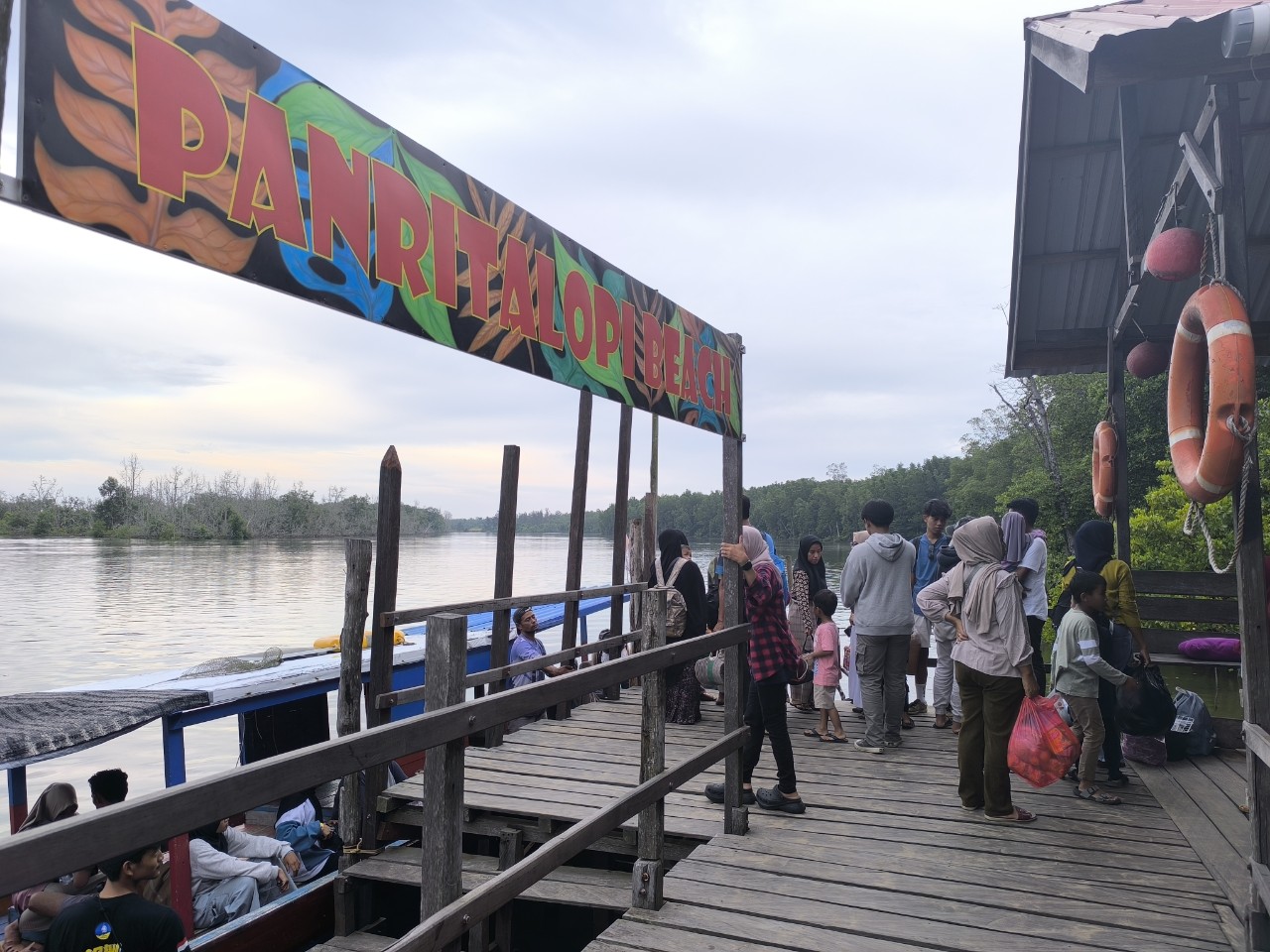 Pantai Panrita Lopi, Destinasi Favorit di Kalimantan Timur, Pengunjung Bebas Membawa Makanan
