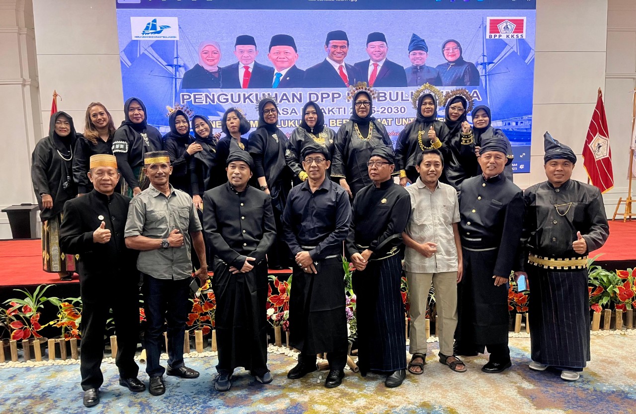 Jumrana Salikki Dikukuhkan Kembali Jadi Ketum KM Bulukumba, A. Amran Sulaiman: Jaga Kekompakan!