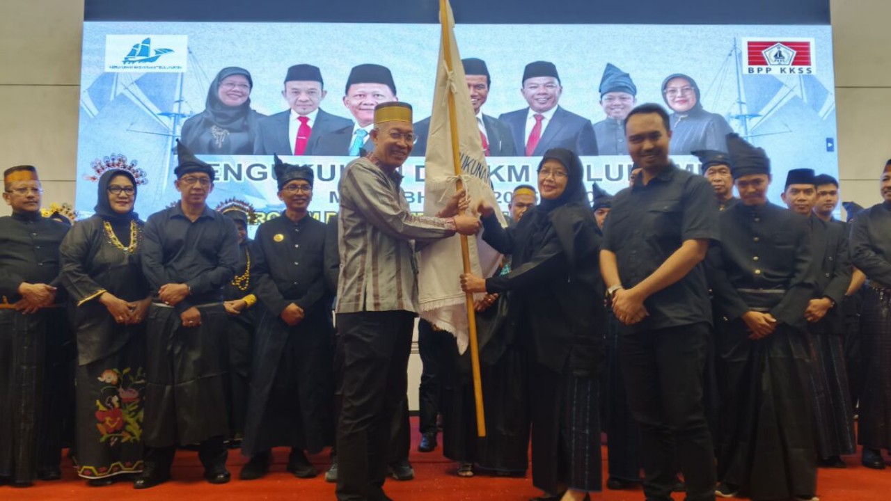 Jumrana Salikki Dikukuhkan Kembali Jadi Ketum KM Bulukumba, A. Amran Sulaiman: Jaga Kekompakan!