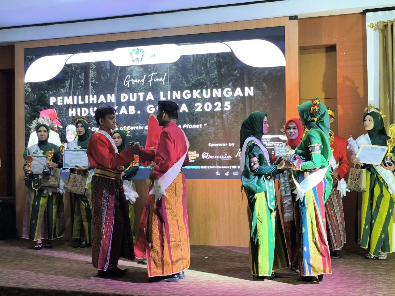 Siswa SMA Bosowa Makassar Muqaddimal Mukrimin Raih Runner Up I Duta Lingkungan Kabupaten Gowa 2025