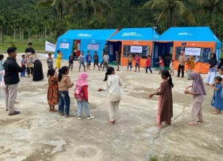 BNI salurkan seragam di Aceh