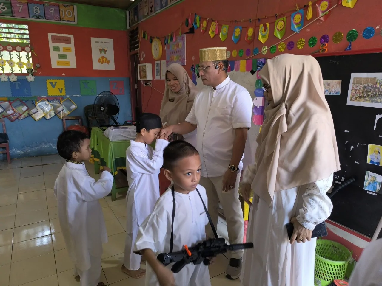 Anggota DPD RI Andi Abd Waris Halid Tinjau TK Miftahul Ilmi Desa Borongpalala Gowa