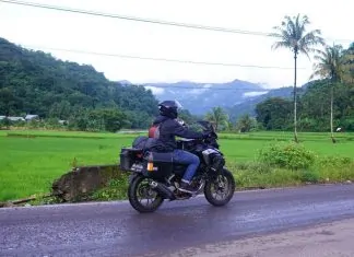 tips membawa barang di motor