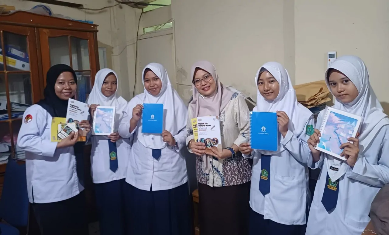 Dosen Universitas Terbuka Kembangkan Flashcard Cerita Rakyat untuk Pembelajaran Bahasa Inggris