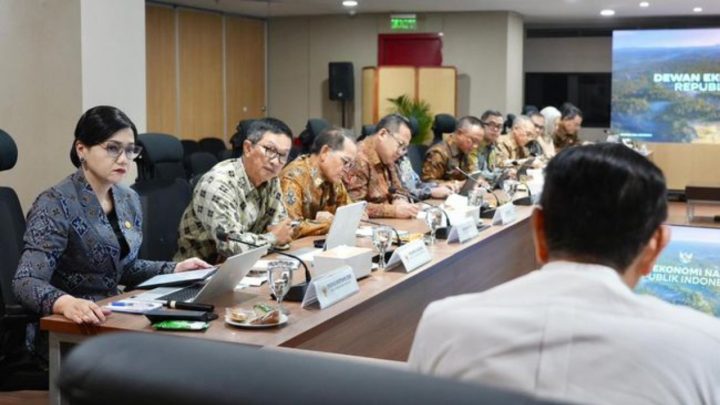 Luhut Binsar Pandjaitan Luhut Binsar Pandjaitan