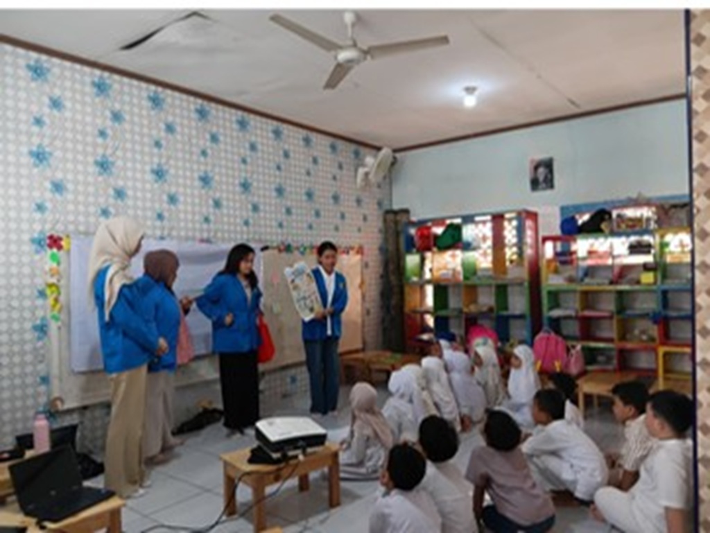 Edukasi Menabung Melalui Media Poster dan Cerita dalam Membedakan Kebutuhan dan Keinginan Sejak Dini pada Anak PAUD Pelangi Sawangan Kota Depok