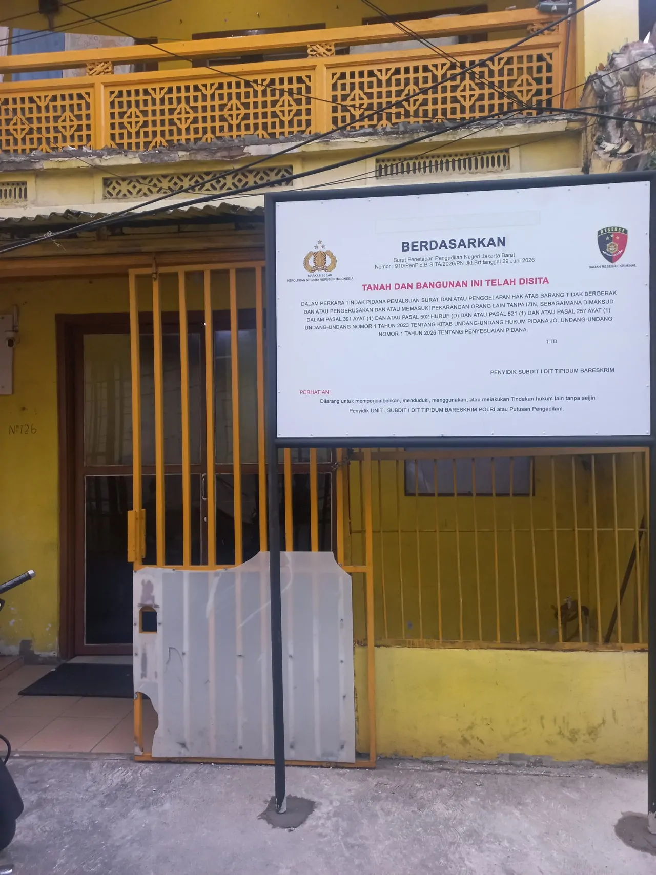 PN Jakarta Barat Keluarkan Penetapan, Tanah dan Bangunan Disita Penyidik Unit I Subdit I Dittipidum Bareskrim Polri