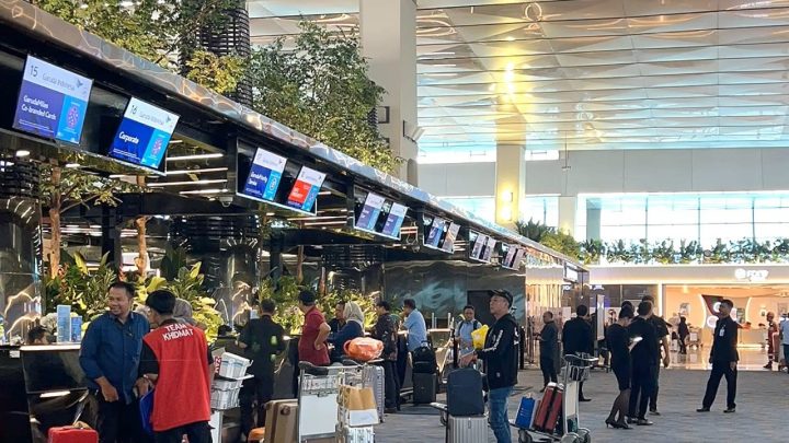 Bandara Soetta ditutup